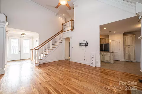 Living - 6331 Dwayne Starnes Dr, Hickory, NC 28602 photo 2 of 6