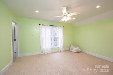 Bedroom - 6331 Dwayne Starnes Dr, Hickory, NC 28602 photo 6 of 7