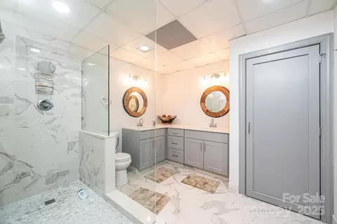 Bath - 6331 Dwayne Starnes Dr, Hickory, NC 28602 photo 3 of 9