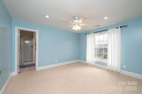 Bedroom - 6331 Dwayne Starnes Dr, Hickory, NC 28602 photo 3 of 7