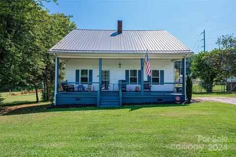 204 Catawba Ave, Hickory, NC 28601