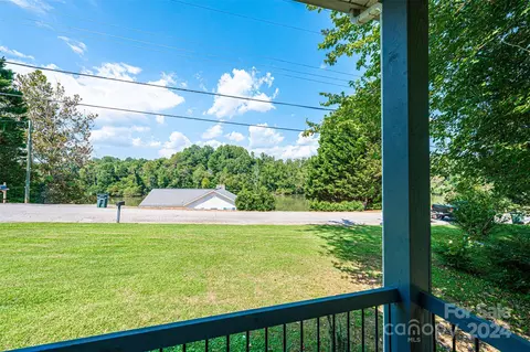 Exterior - 204 Catawba Ave, Hickory, NC 28601 photo 3 of 8