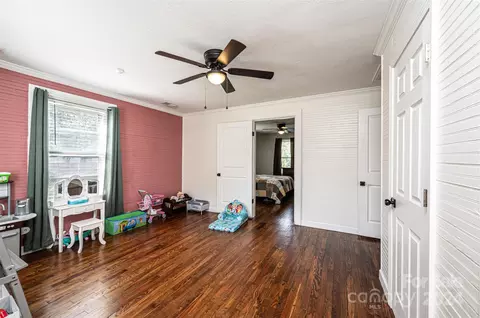 Bedroom - 204 Catawba Ave, Hickory, NC 28601 photo 7 of 7