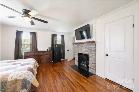 Bedroom - 204 Catawba Ave, Hickory, NC 28601 photo 3 of 7