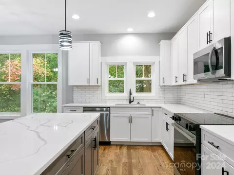 131 Wyatt Andrew Dr, Mills River, NC 28759
