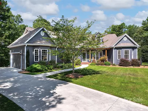 447 River Park Ln, Mill Spring, NC 28756