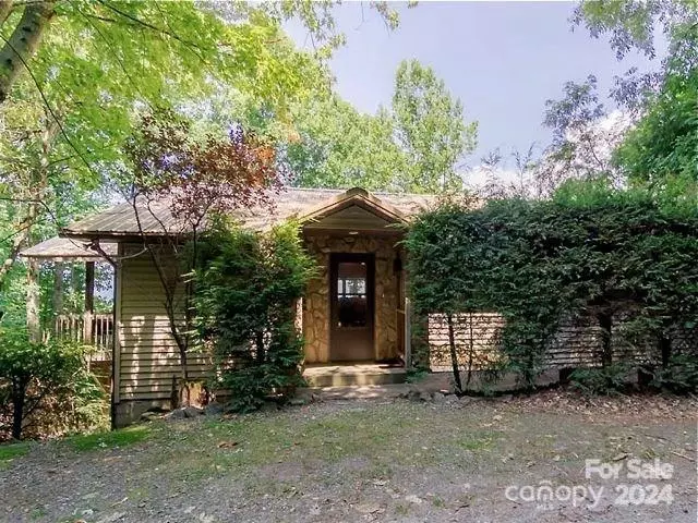 Exterior - 1698 Cabin Flats Rd, Sylva, NC 28779 photo 1 of 7