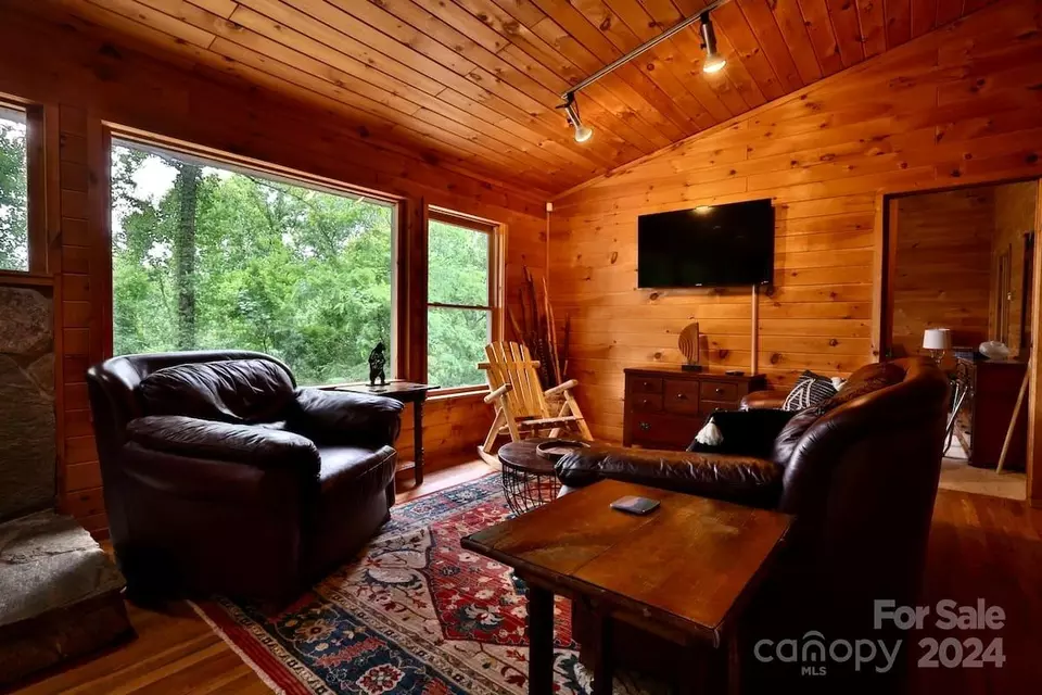 Living - 1698 Cabin Flats Rd, Sylva, NC 28779 photo 1 of 2