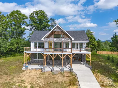 171 Tatham Rd, Hendersonville, NC 28792