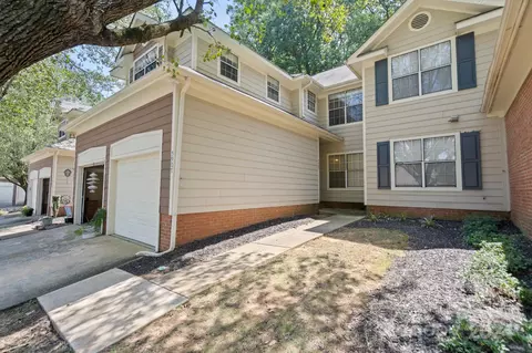 5907 Amity Springs 5907 Dr #5907, Charlotte, NC 28212