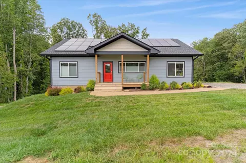 32 Fox Rd, Asheville, NC 28804