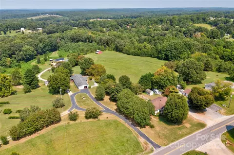 1132 Oak Grove Rd, Kings Mountain, NC 28086