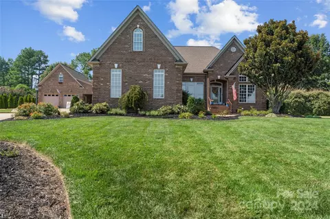 7944 Grimsby Cir, Harrisburg, NC 28075