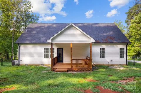Exterior - 422 Brown Rd, King, NC 27021 photo 10 of 12