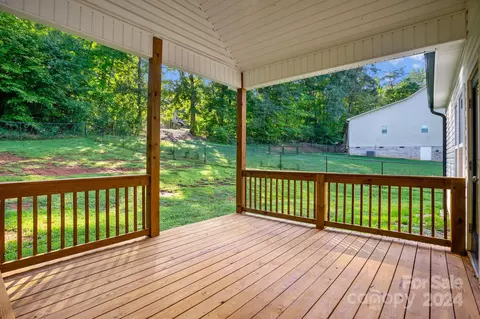 Exterior - 422 Brown Rd, King, NC 27021 photo 6 of 12