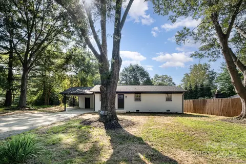 Exterior - 1718 Prestige Dr, Conover, NC 28613 photo 5 of 5