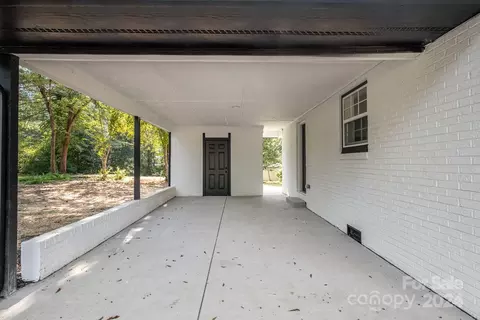 Exterior - 1718 Prestige Dr, Conover, NC 28613 photo 3 of 5