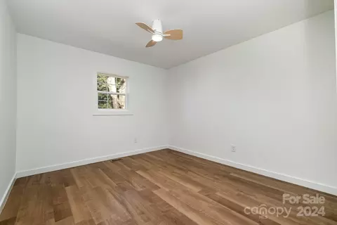 Bedroom - 1718 Prestige Dr, Conover, NC 28613 photo 5 of 6