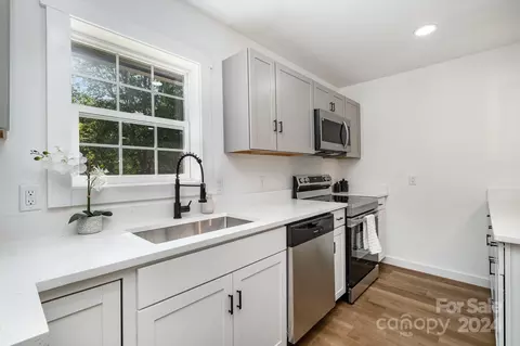Kitchen - 1718 Prestige Dr, Conover, NC 28613 photo 2 of 2
