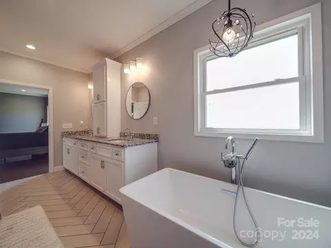 Bath - 26022 Lingerfelt Rd, Albemarle, NC 28001 photo 1 of 4