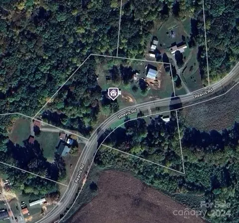 239 Reavis Rd, Yadkinville, NC 27055
