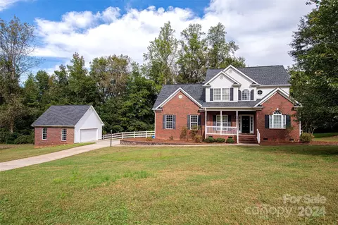 1120 Hearthstone Ct, Rock Hill, SC 29732