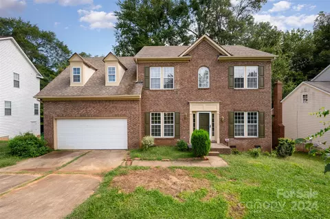 6922 Culloden More Ct, Charlotte, NC 28217