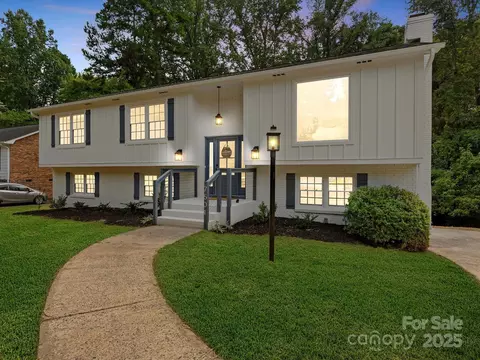 7501 Limerick Dr, Charlotte, NC 28270