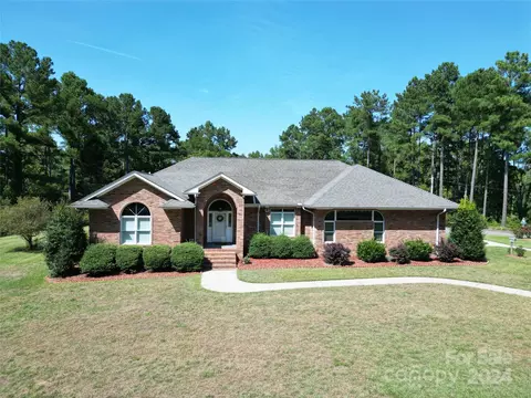 645 Hollywood Rd, Wadesboro, NC 28170