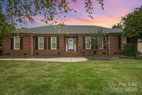 2229 Jon Chris Dr, Harrisburg, NC 28075