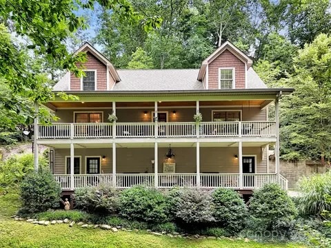 105 Timberwood Ln, Clyde, NC 28721