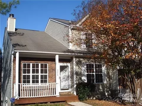 9325 Glenwater Dr, Charlotte, NC 28262