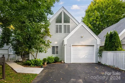 14 Stuart Cir, Asheville, NC 28804