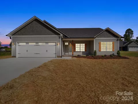 7649 Tuckaseegee Rd, Kannapolis, NC 28081