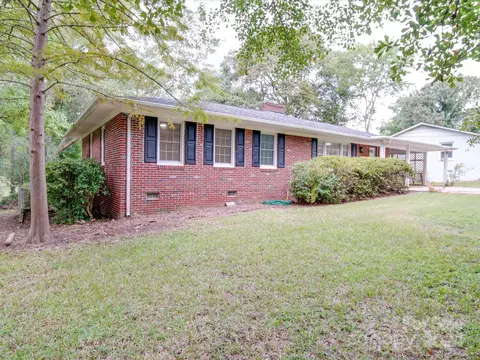 610 Davis St, Lancaster, SC 29720 photo 3