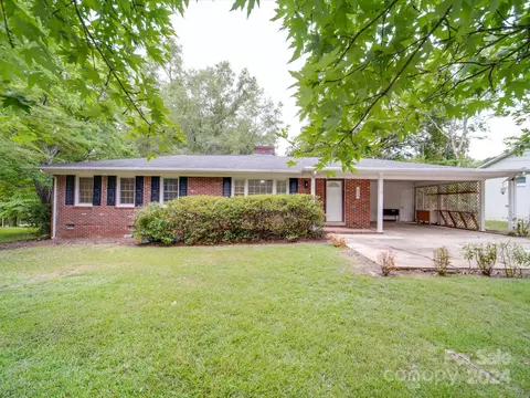 610 Davis St, Lancaster, SC 29720 photo 2