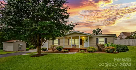 108 Rockett Se St SE, Conover, NC 28613