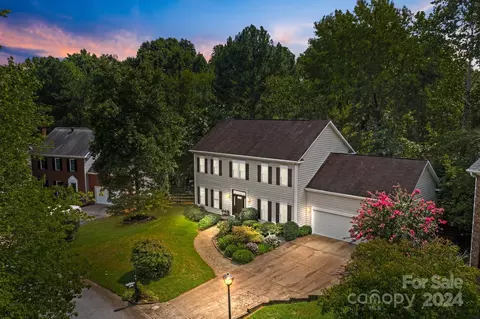 3607 Mallard Cove Ct, Charlotte, NC 28269