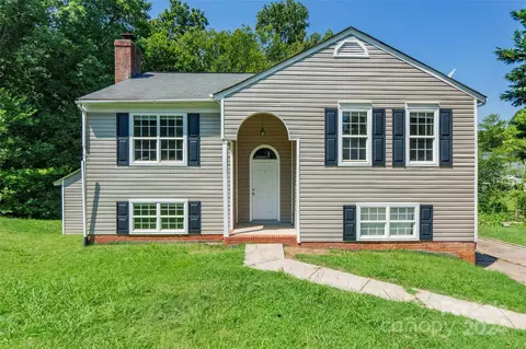 7446 Captain John Ln, Charlotte, NC 28273