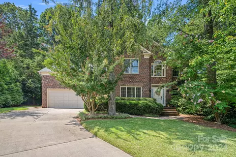 8907 Pointview Pl, Charlotte, NC 28269