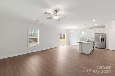 105 Brixham Loop, Troutman, NC 28166 photo 3