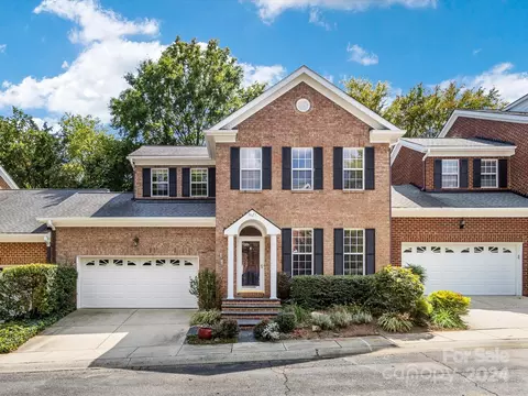 9123 Bonnie Briar Cir, Charlotte, NC 28277