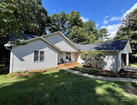 9 Bethany Woods 3 Dr #3, Asheville, NC 28805
