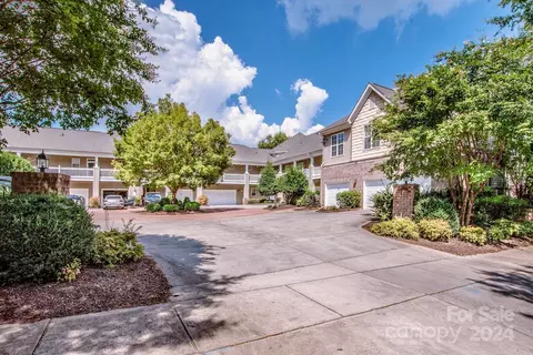 8957 Rosalyn Glen Rd, Cornelius, NC 28031 photo 4