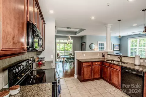 8957 Rosalyn Glen Rd, Cornelius, NC 28031 photo 14