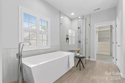 Bath - 7804 Harbor Master Ct, Denver, NC 28037 photo 1 of 5