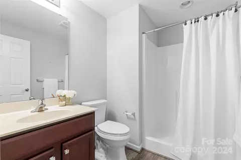Bath - 7804 Harbor Master Ct, Denver, NC 28037 photo 5 of 5