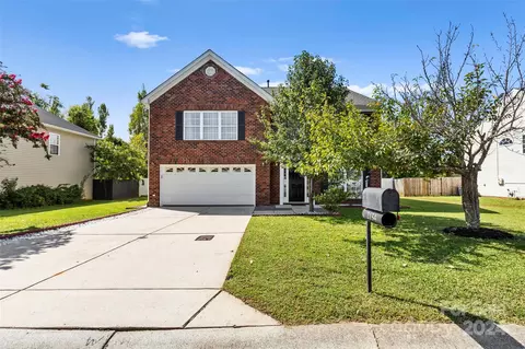 2154 Edenderry Dr, Statesville, NC 28625