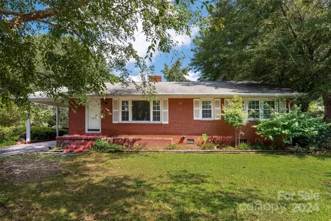 1618 Chesterfield Ct, Gastonia, NC 28052