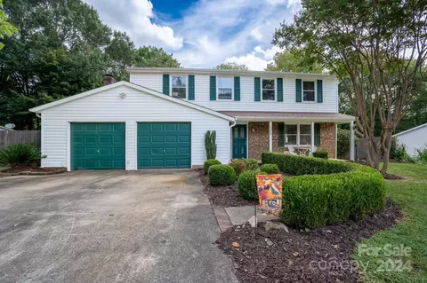 5829 Carpenter Dr, Charlotte, NC 28226